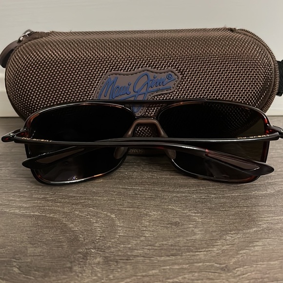 Brown men’s Maui Jim sunglasses - Picture 2 of 6